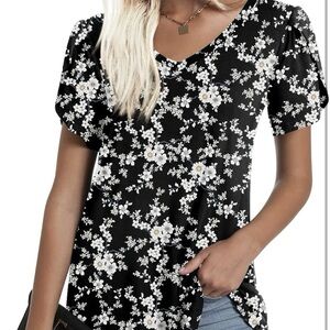 NWT Cathy L Large Short Sleeve T-Shirt V Neck Tee Tunic Lightweight Cute Blouse